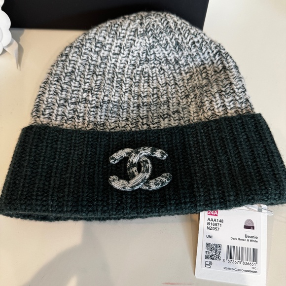 CHANEL HAT BEANIE NWT - Picture 1 of 5